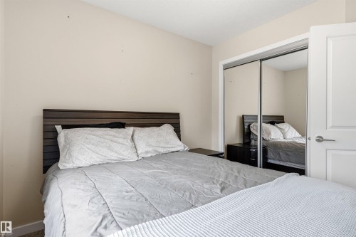 5835 Mullen Place, Edmonton, AB - Indoor Photo Showing Bedroom