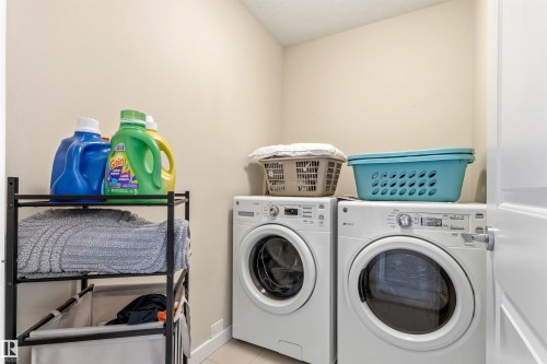5835 Mullen Place, Edmonton, AB - Indoor Photo Showing Laundry Room