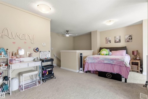 5835 Mullen Place, Edmonton, AB - Indoor Photo Showing Bedroom