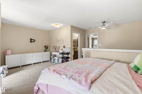 5835 Mullen Place, Edmonton, AB - Indoor Photo Showing Bedroom