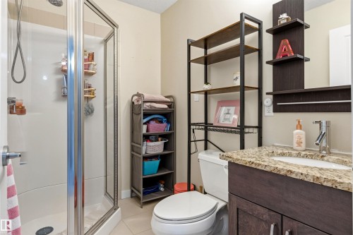 5835 Mullen Place, Edmonton, AB - Indoor Photo Showing Bathroom