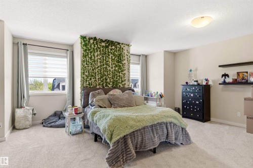 5835 Mullen Place, Edmonton, AB - Indoor Photo Showing Bedroom