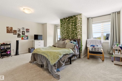 5835 Mullen Place, Edmonton, AB - Indoor Photo Showing Bedroom