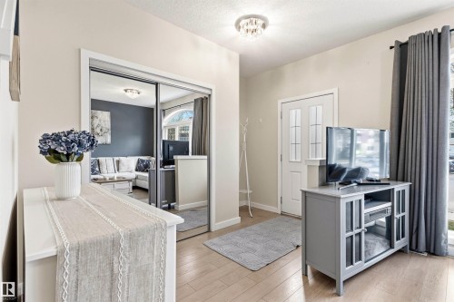 5835 Mullen Place, Edmonton, AB - Indoor