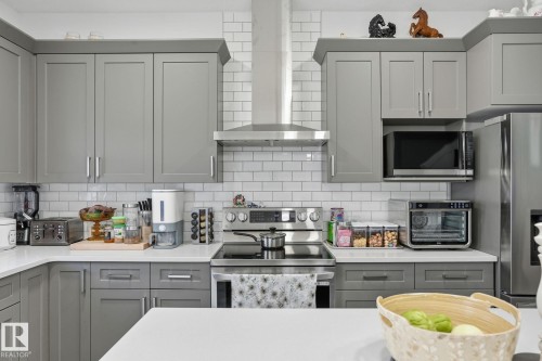 65 Covell Common, Spruce Grove, AB - Indoor Photo Showing Kitchen With Upgraded Kitchen