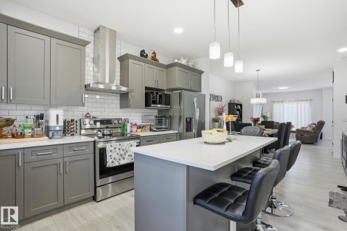 65 Covell Common, Spruce Grove, AB - Indoor Photo Showing Kitchen With Upgraded Kitchen