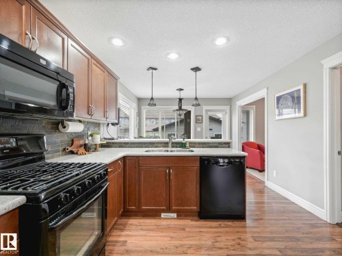 2445 Austin Crescent, Edmonton, AB - Indoor Photo Showing Kitchen