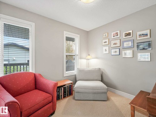 2445 Austin Crescent, Edmonton, AB - Indoor Photo Showing Living Room