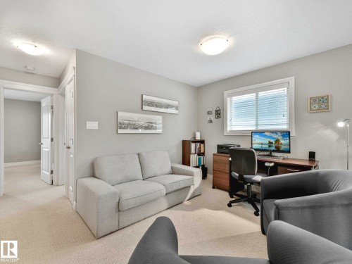 2445 Austin Crescent, Edmonton, AB - Indoor Photo Showing Living Room