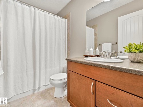 2445 Austin Crescent, Edmonton, AB - Indoor Photo Showing Bathroom