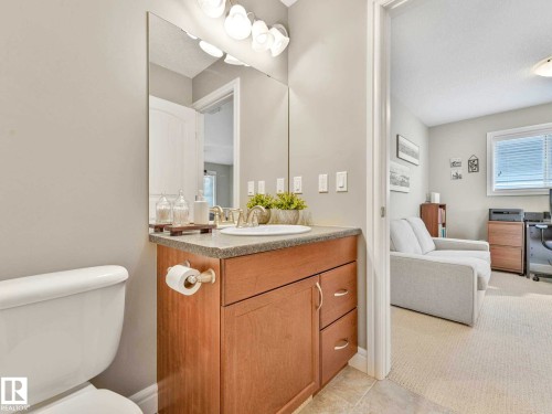 2445 Austin Crescent, Edmonton, AB - Indoor Photo Showing Bathroom
