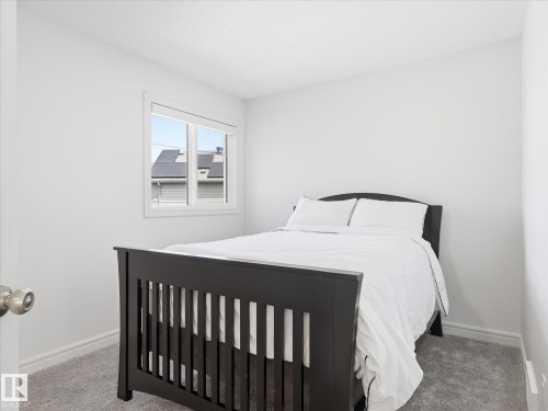 2128 Graydon Hill Crescent, Edmonton, AB - Indoor Photo Showing Bedroom