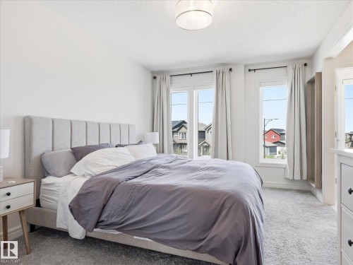 2128 Graydon Hill Crescent, Edmonton, AB - Indoor Photo Showing Bedroom