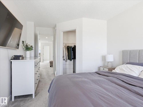 2128 Graydon Hill Crescent, Edmonton, AB - Indoor Photo Showing Bedroom