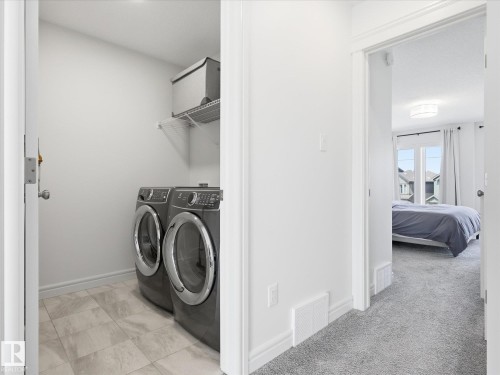2128 Graydon Hill Crescent, Edmonton, AB - Indoor Photo Showing Laundry Room