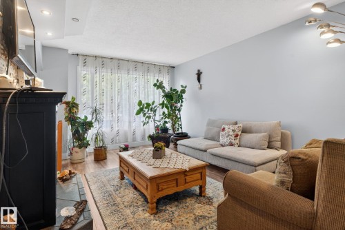 66 Amberly Crest, Edmonton, AB 