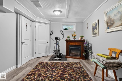 66 Amberly Crest, Edmonton, AB 