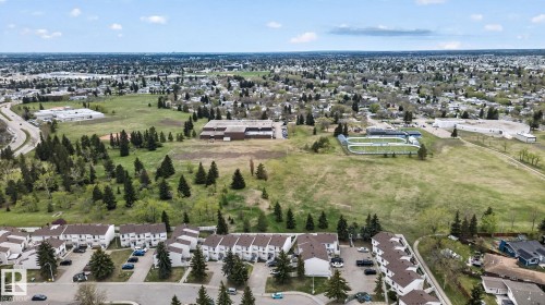 66 Amberly Crest, Edmonton, AB 