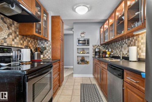 66 Amberly Crest, Edmonton, AB 