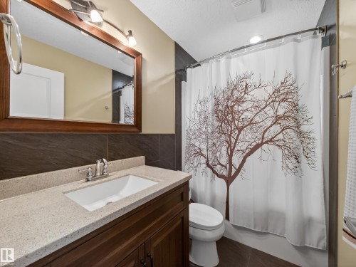 8410 95B Ave, Fort Saskatchewan, AB - Indoor Photo Showing Bathroom
