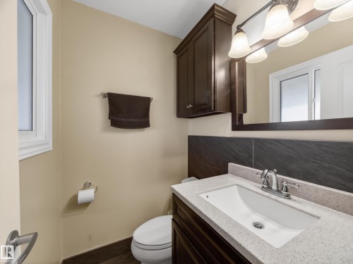 8410 95B Ave, Fort Saskatchewan, AB - Indoor Photo Showing Bathroom