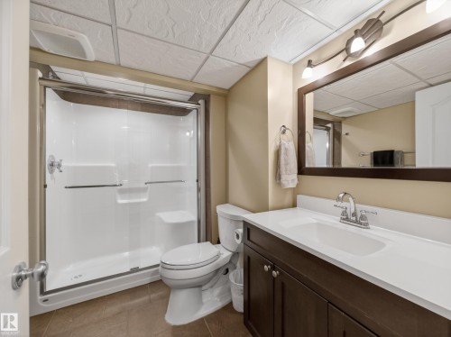 8410 95B Ave, Fort Saskatchewan, AB - Indoor Photo Showing Bathroom