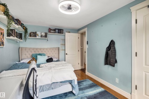 14704 88 Avenue, Edmonton, AB - Indoor Photo Showing Bedroom
