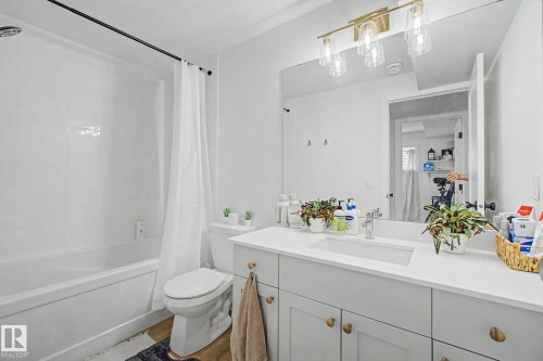 117 Brickyard Drive, Stony Plain, AB - Indoor Photo Showing Bathroom