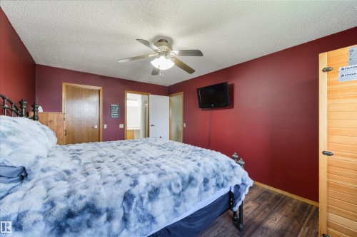 4012 44 Avenue, Stony Plain, AB - Indoor Photo Showing Bedroom