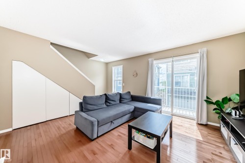 68 2051 Towne Centre Boulevard, Edmonton, AB - Indoor Photo Showing Living Room