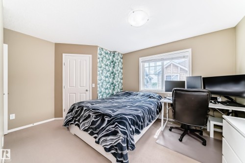 68 2051 Towne Centre Boulevard, Edmonton, AB - Indoor Photo Showing Bedroom