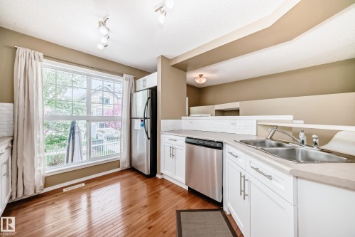 68 2051 Towne Centre Boulevard, Edmonton, AB - Indoor Photo Showing Kitchen With Double Sink