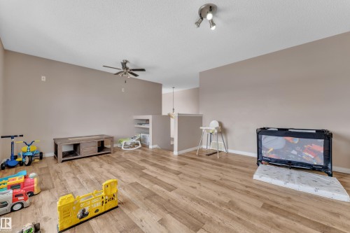 3774 20 Street Nw, Edmonton, AB - Indoor Photo Showing Other Room