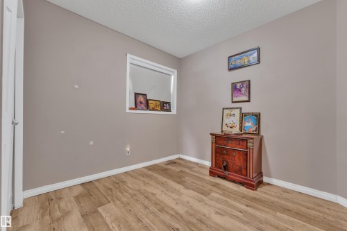 3774 20 Street Nw, Edmonton, AB - Indoor Photo Showing Other Room