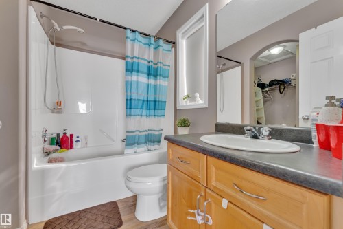 3774 20 Street Nw, Edmonton, AB - Indoor Photo Showing Bathroom