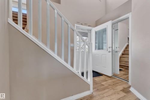 3774 20 Street Nw, Edmonton, AB - Indoor Photo Showing Other Room