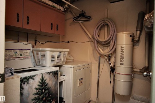 Laundry/Utility area with central vac. - 13315 136 Street, Edmonton, AB - Indoor
