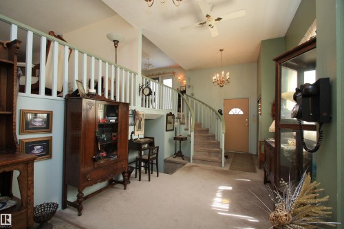 Massive entry-level - 13315 136 Street, Edmonton, AB - Indoor Photo Showing Other Room