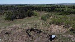 Former site of farming activity- flat and ready for you to make your own. - 