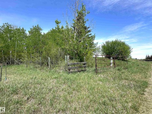 Cattle gate in place. . - 563003 Range Road 205, Rural Lamont County, AB 