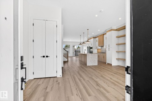5310 103A Avenue, Edmonton, AB - Indoor