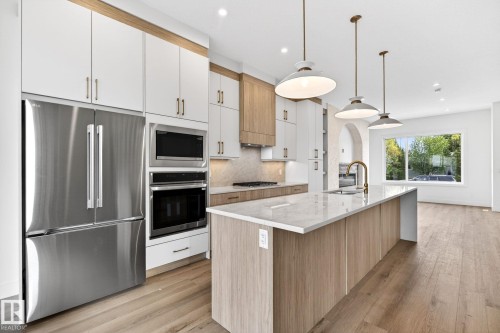 5310 103A Avenue, Edmonton, AB - Indoor Photo Showing Kitchen With Upgraded Kitchen