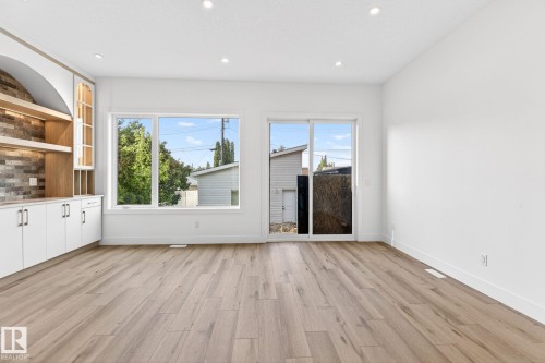 5310 103A Avenue, Edmonton, AB - Indoor