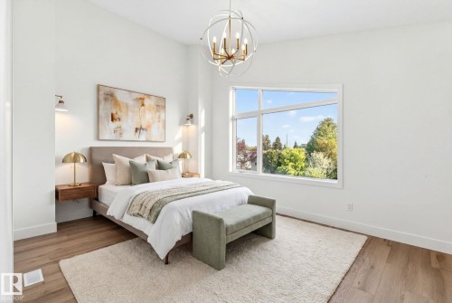5310 103A Avenue, Edmonton, AB - Indoor Photo Showing Bedroom