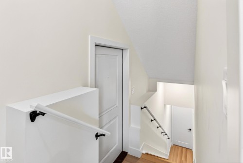 5310 103A Avenue, Edmonton, AB - Indoor Photo Showing Other Room