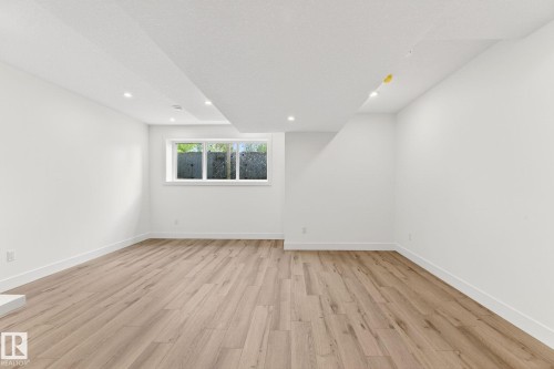 5310 103A Avenue, Edmonton, AB - Indoor Photo Showing Other Room