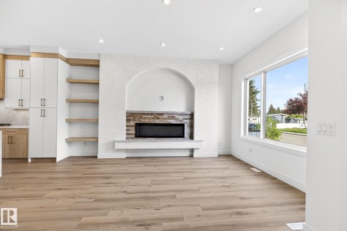 5310 103A Avenue, Edmonton, AB - Indoor