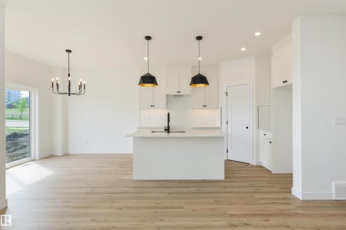 1305 Hawks Ridge Link Nw, Edmonton, AB - Indoor Photo Showing Kitchen