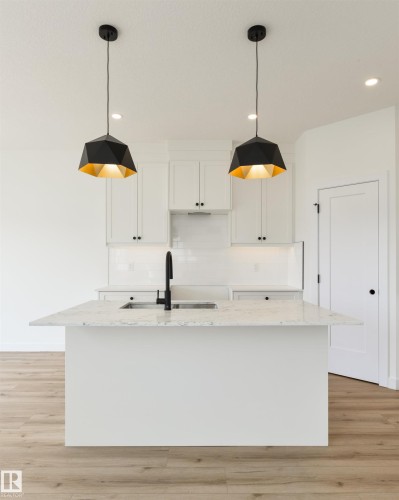 1305 Hawks Ridge Link Nw, Edmonton, AB - Indoor Photo Showing Kitchen