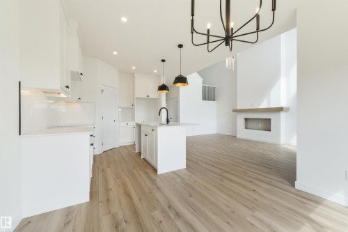 1305 Hawks Ridge Link Nw, Edmonton, AB - Indoor Photo Showing Kitchen With Upgraded Kitchen